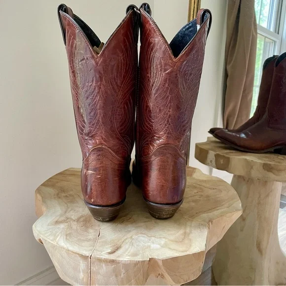 Vintage Leather Embroidered Western Cowboy Boots in Mahogany Brown - 10 - Picture 5 of 7